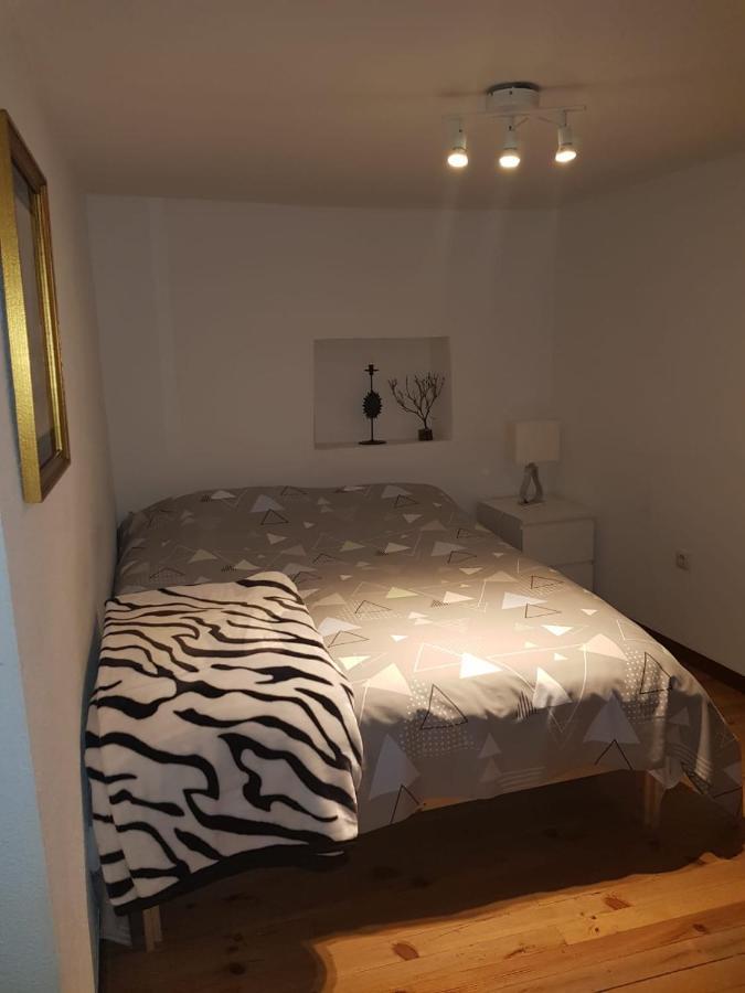 Central Apartment Madrid Bagian luar foto